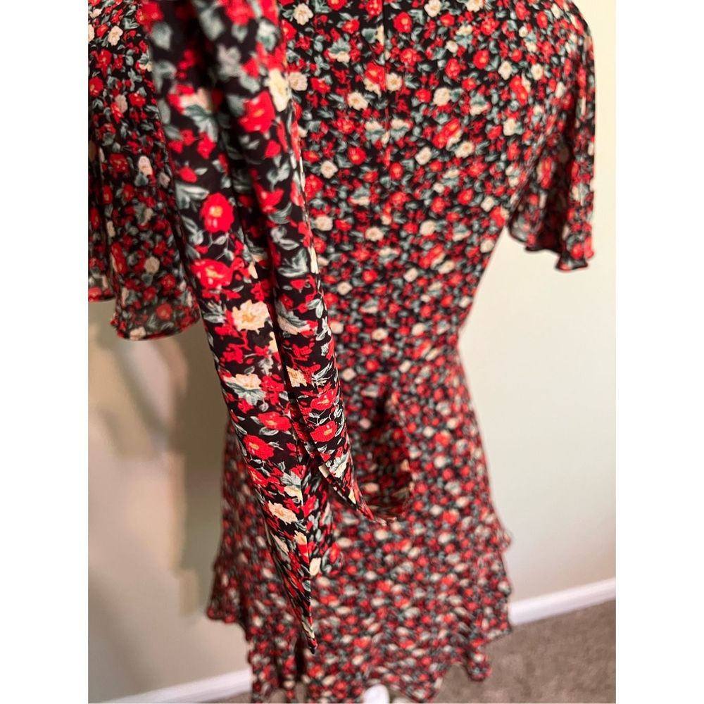 Lulus - Picture 3 of 4